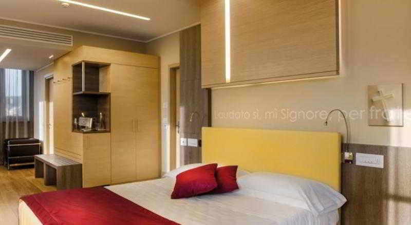 Hotel Il Cantico St. Peter Roma Esterno foto